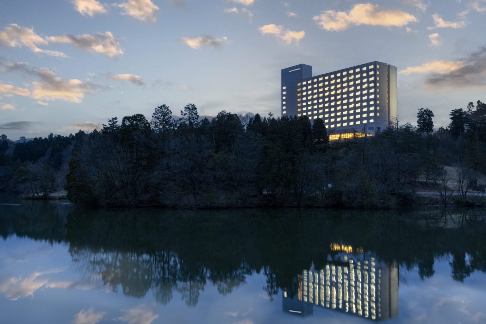 Weekday Only / "Adult Travel" Senior Discount to Enjoy from the age of 60